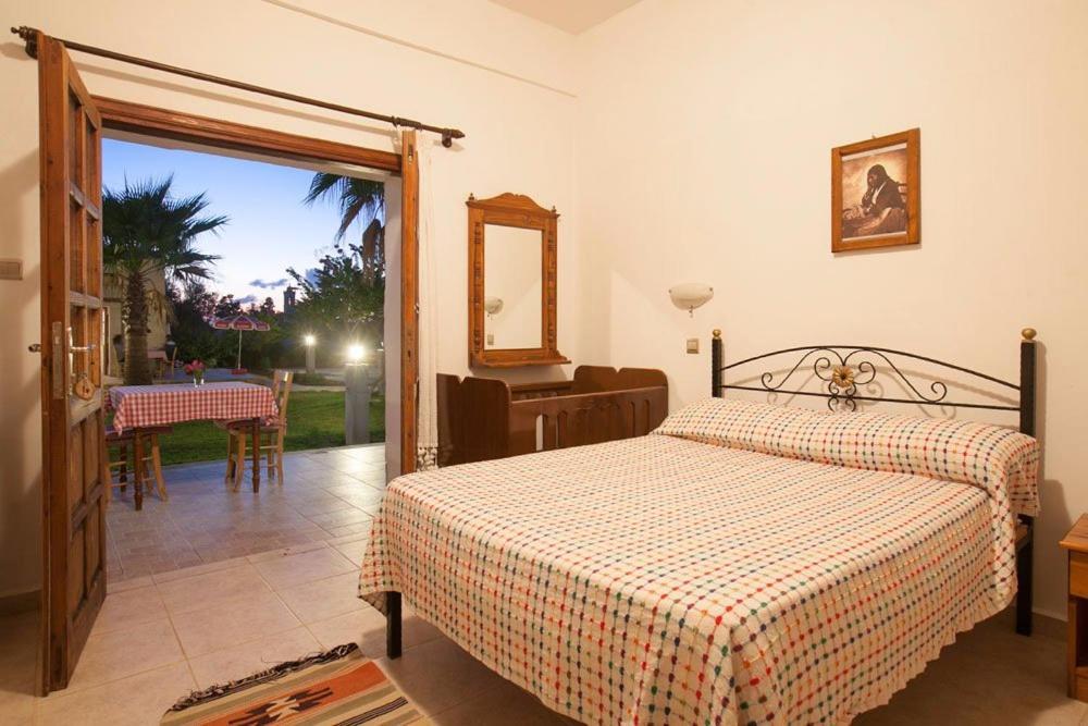 Glaro Garden Hotel Agia Trias Экстерьер фото